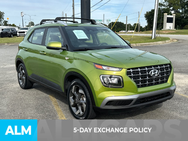 Used 2023 Hyundai Venue SEL FWD image 3