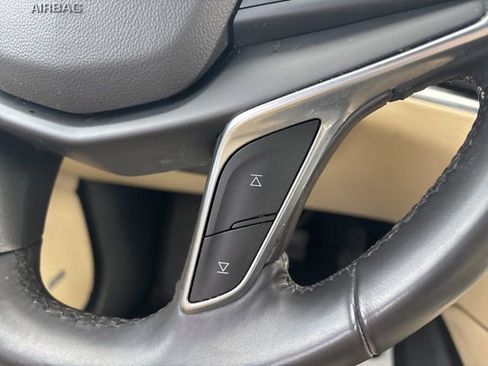 Used 2017 Cadillac XT5 FWD image 28