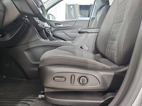 Certified 2024 Chevrolet Equinox LT FWD image 34