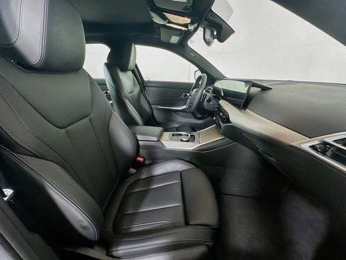 Used 2025 BMW 330i Sedan image 32