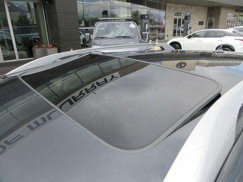 Used 2010 Lexus RX 450h AWD image 17