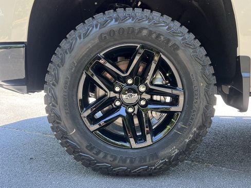 New 2026 Chevrolet Silverado 1500 Custom Trail Boss w/ LPO, Dark Essentials Package AWD/4WD image 13