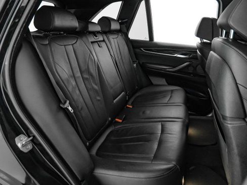 Used 2018 BMW X5 xDrive50i w/ Premium Package image 32