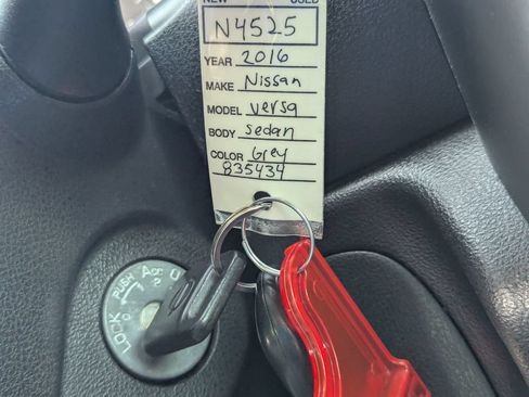Used 2016 Nissan Versa S FWD image 32
