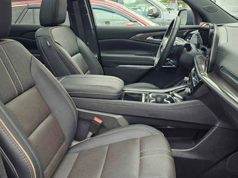 Used 2025 Chevrolet Traverse High Country w/ LPO, Floor Liner Package AWD/4WD image 19