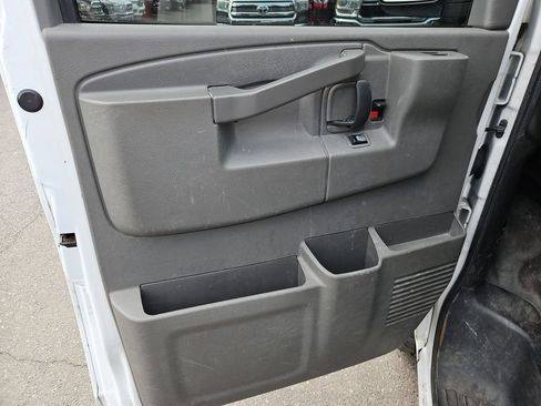 Used 2016 GMC Savana 2500 RWD image 11