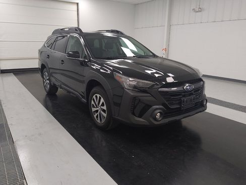 Used 2023 Subaru Outback Premium AWD/4WD image 13