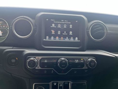 Used 2018 Jeep Wrangler Unlimited Sahara w/ Dual Top Group AWD/4WD image 29