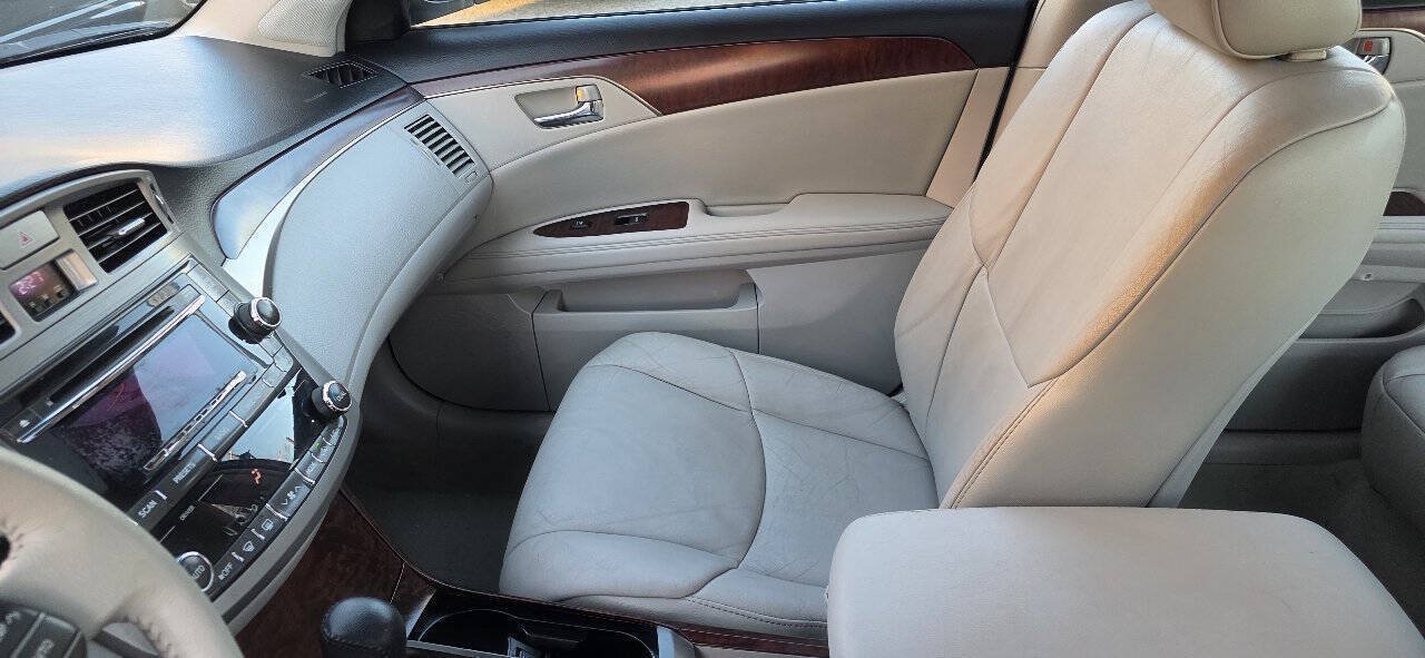 Used 2011 Toyota Avalon FWD image 11