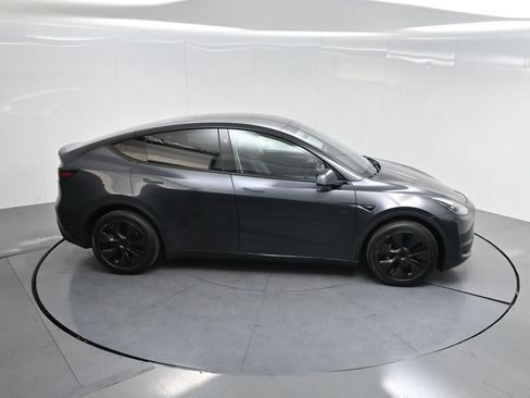 Used 2025 Tesla Model Y Long Range AWD/4WD image 65