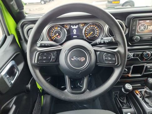 Used 2021 Jeep Wrangler Sport image 32