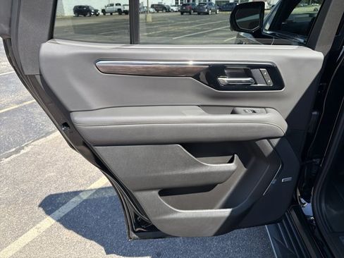 New 2026 Chevrolet Tahoe Premier w/ Sun And Tow Package AWD/4WD image 24