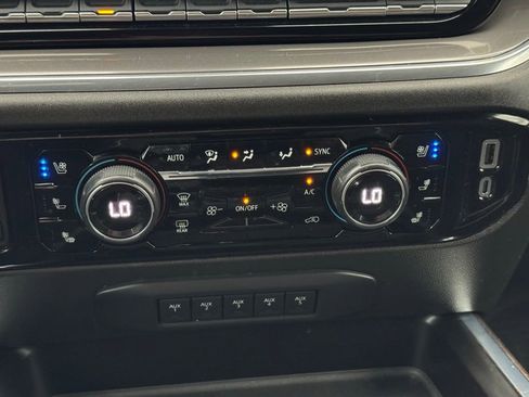 Used 2024 Chevrolet Silverado 2500 High Country w/ Technology Package image 28