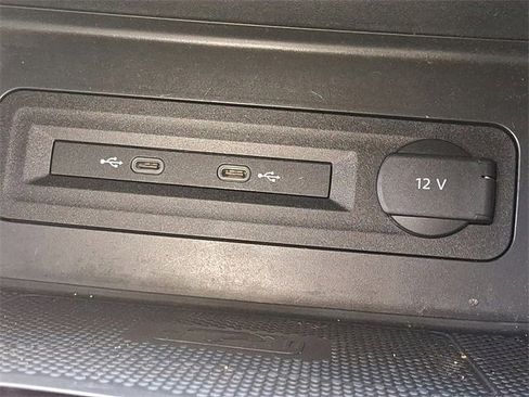 Used 2023 Volkswagen Atlas SE image 23