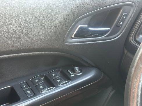 Used 2015 GMC Canyon SLT image 32