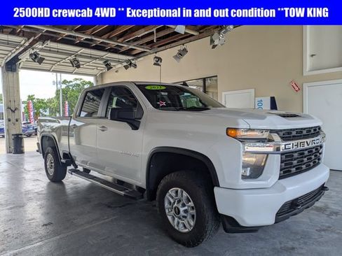 Used 2022 Chevrolet Silverado 2500 LT AWD/4WD image 2
