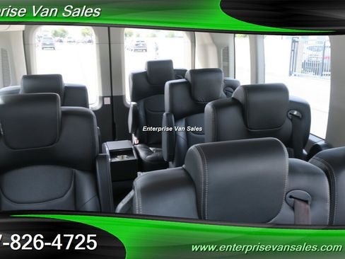Used 2023 Ford Transit 350 XLT image 6