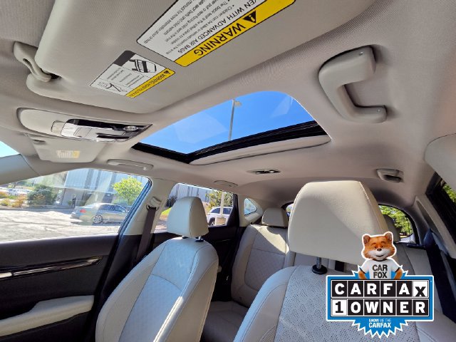 Used 2022 Kia Seltos SX w/ Sunroof Package AWD/4WD image 2