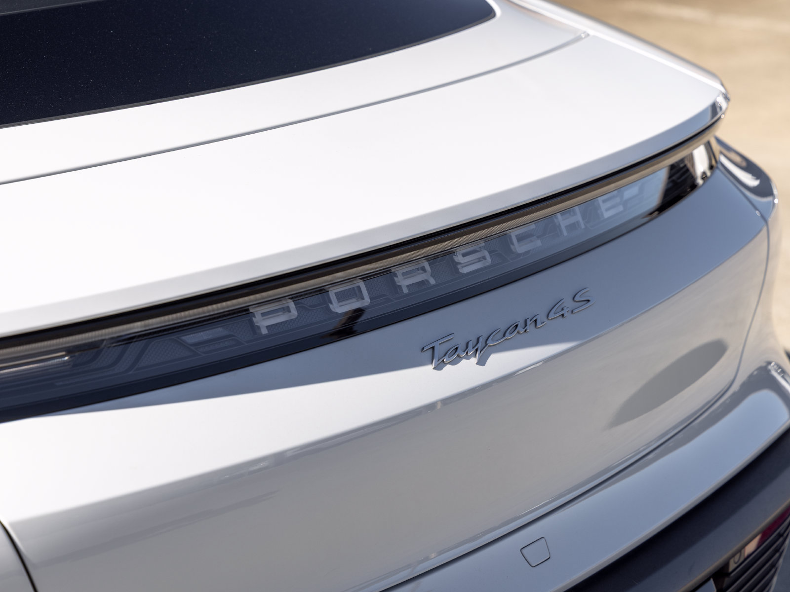 Certified 2022 Porsche Taycan 4S AWD/4WD image 18