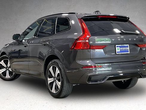 Certified 2025 Volvo XC60 T8 Plus w/ Climate Package AWD/4WD image 4