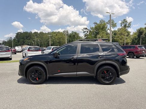 Used 2025 Nissan Rogue SV AWD/4WD image 8