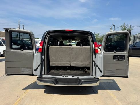 Used 2017 Chevrolet Express 3500 LT w/ LT Preferred Equipment Group RWD image 23