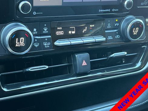 Used 2021 Toyota Highlander LE image 21