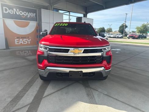 Used 2023 Chevrolet Silverado 1500 LT w/ Protection Package AWD/4WD image 3