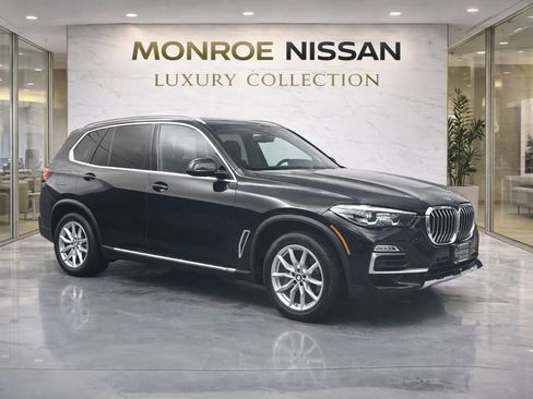Used 2021 BMW X5 sDrive40i w/ Premium Package image 1