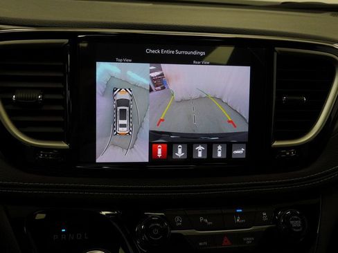 New 2026 Chrysler Pacifica Select image 24