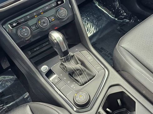 Used 2021 Volkswagen Tiguan SEL image 35