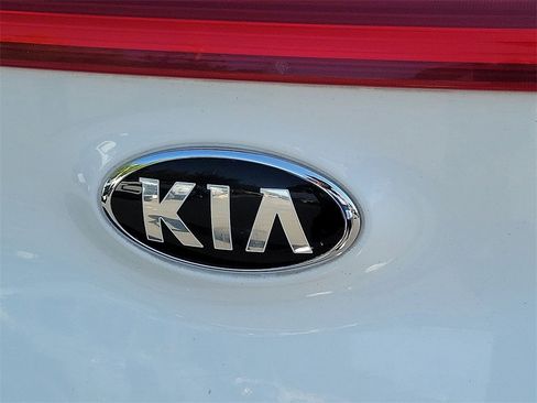 Used 2017 Kia Sportage EX image 22