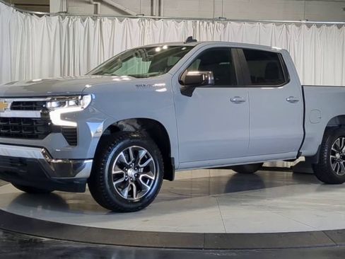 Used 2024 Chevrolet Silverado 1500 LT AWD/4WD image 4