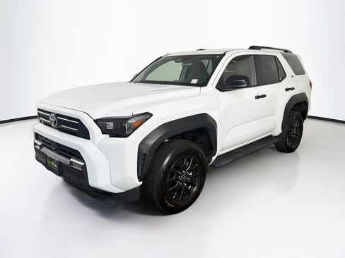 Used 2025 Toyota 4Runner SR5 AWD/4WD image 3