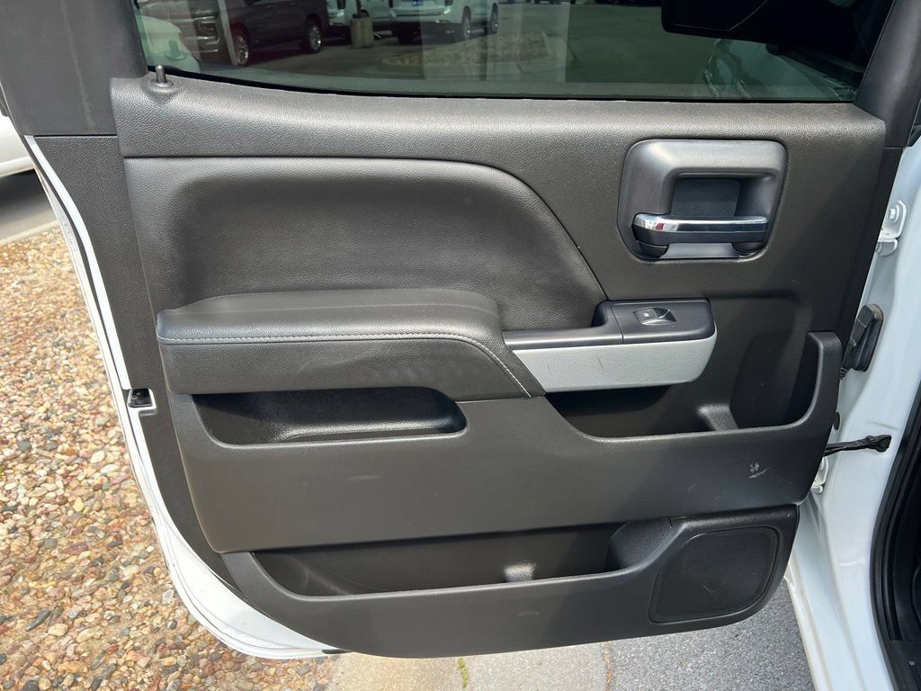Used 2018 Chevrolet Silverado 1500 LT w/ All Star Edition AWD/4WD image 19
