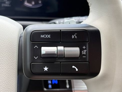 Certified 2025 Hyundai Santa Fe SEL FWD image 22