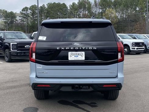 New 2026 Ford Expedition Max Active RWD image 4