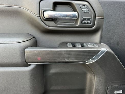 Used 2022 GMC Sierra 2500 AT4 w/ AT4 Premium Plus Package AWD/4WD image 11