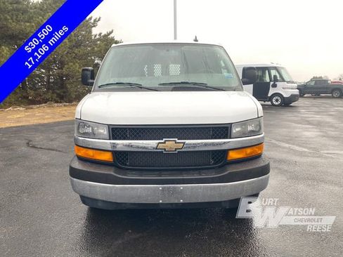 Used 2024 Chevrolet Express 2500 w/ Driver Convenience Package image 10
