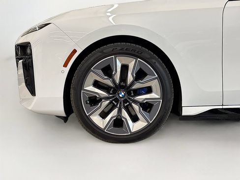 Used 2024 BMW i7 xDrive60 AWD/4WD image 30