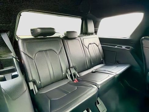 Used 2018 Ford Expedition Limited w/ Equipment Group 302A AWD/4WD image 27