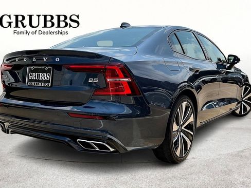 Used 2022 Volvo S60 B5 Momentum w/ Premium Package image 15