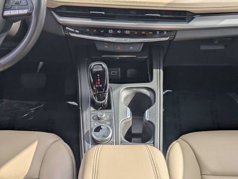 Used 2025 Cadillac XT4 Premium Luxury FWD image 20
