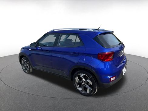 Used 2025 Hyundai Venue SEL image 10