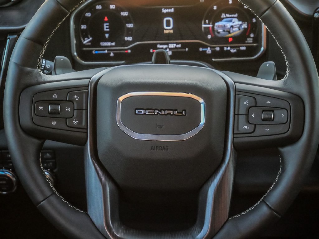 Used 2025 GMC Sierra 1500 Denali Ultimate AWD/4WD image 32