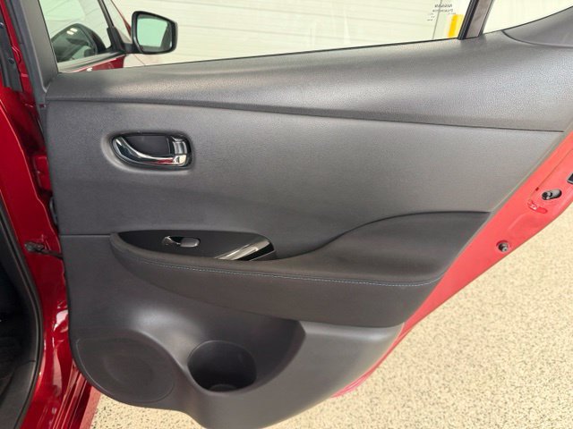 Used 2020 Nissan Leaf SV w/ Protection Package FWD image 23