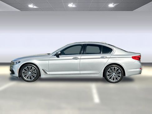Used 2018 BMW 530i image 2