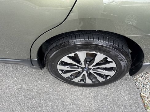 Used 2016 Subaru Outback 2.5i Limited AWD/4WD image 8