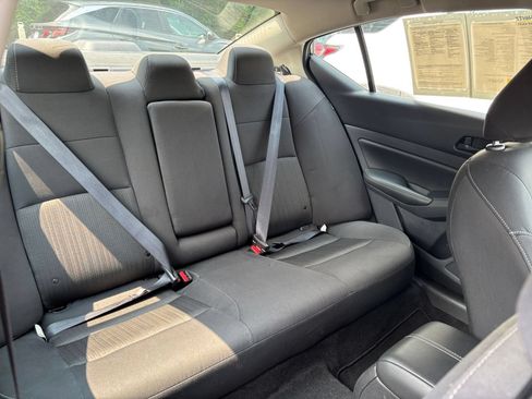 Used 2025 Nissan Altima 2.5 SV FWD image 38