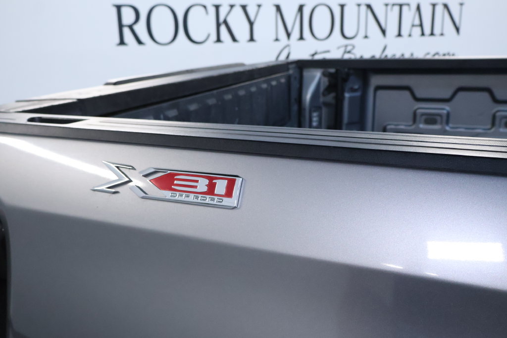 Used 2021 GMC Sierra 1500 Elevation w/ X31 Off-Road Package AWD/4WD image 10